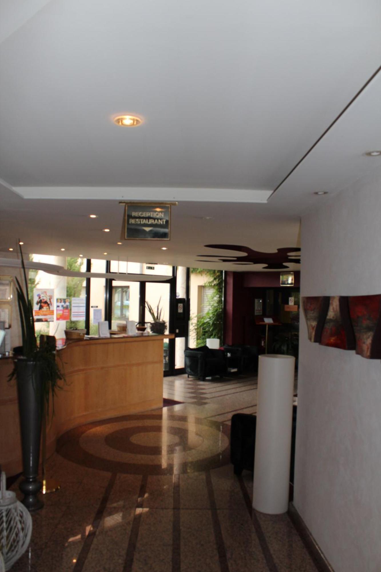 Hotel Restaurant Crystal Ерстен Екстер'єр фото