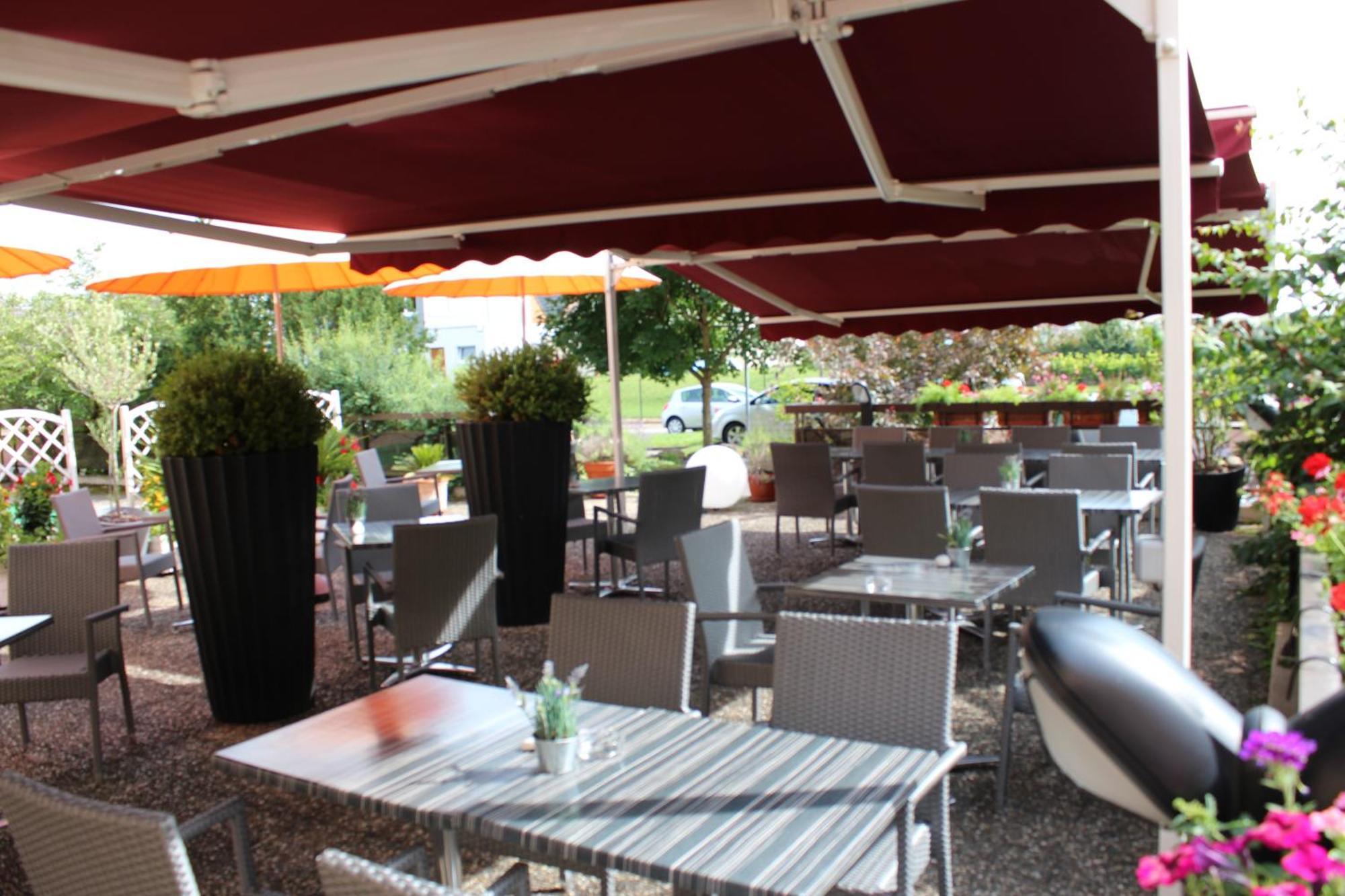 Hotel Restaurant Crystal Ерстен Екстер'єр фото