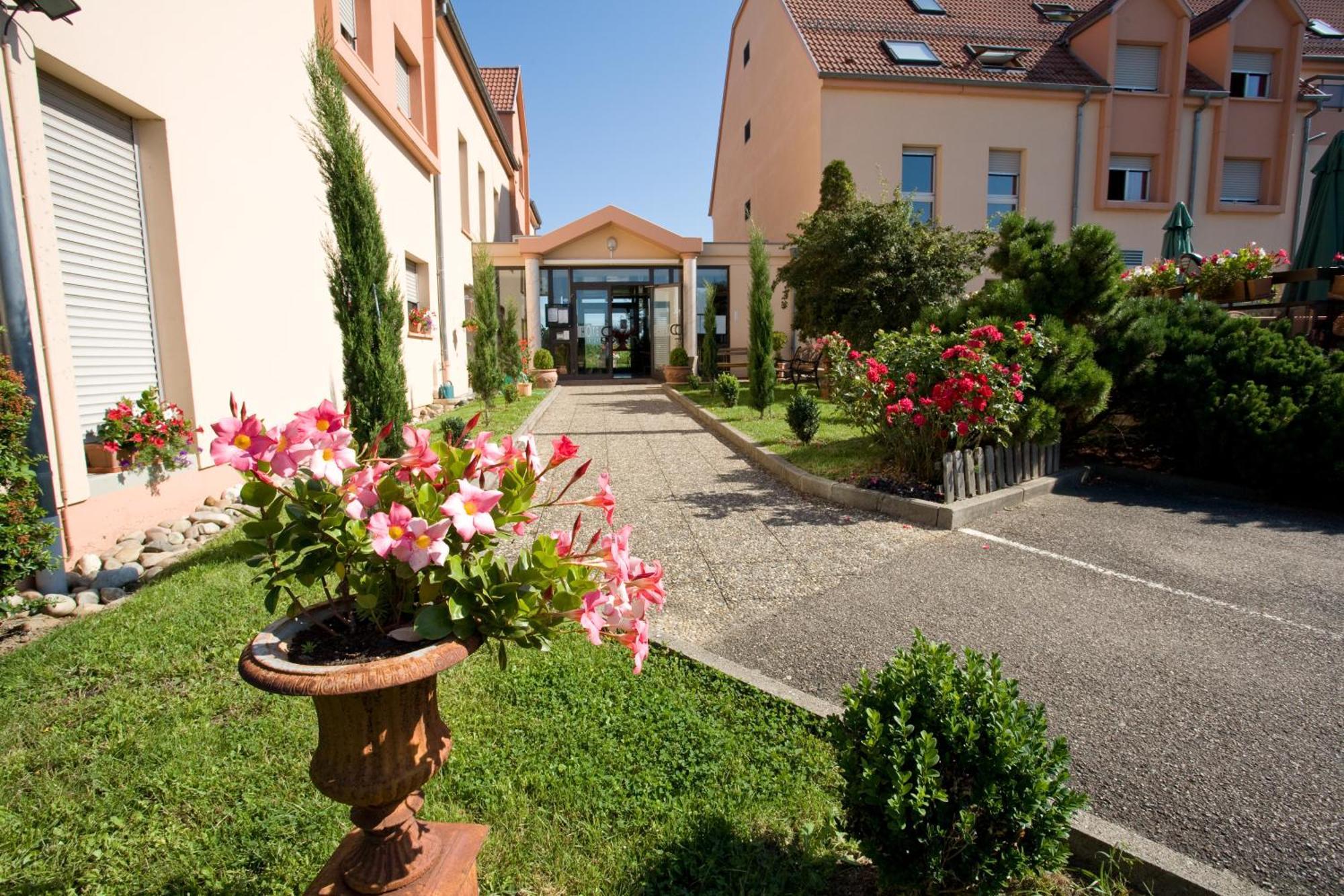 Hotel Restaurant Crystal Ерстен Екстер'єр фото