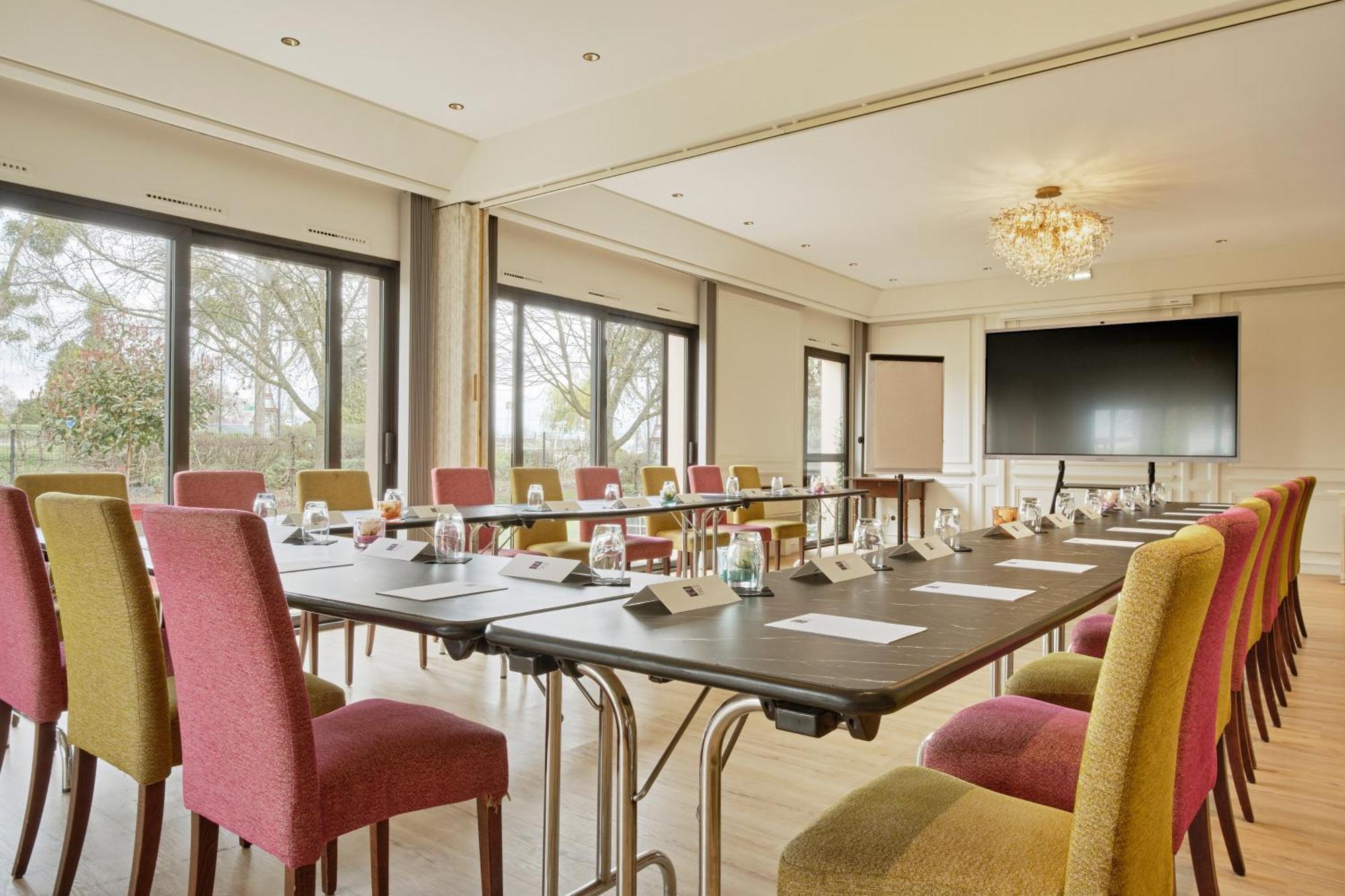 Hotel Restaurant Crystal Ерстен Екстер'єр фото